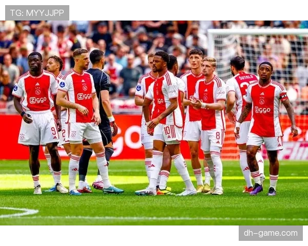 阿贾克斯青训再创佳绩,新星闪耀赛场引瞩目 阿贾克斯青训再创佳绩,新星闪耀赛场引瞩目